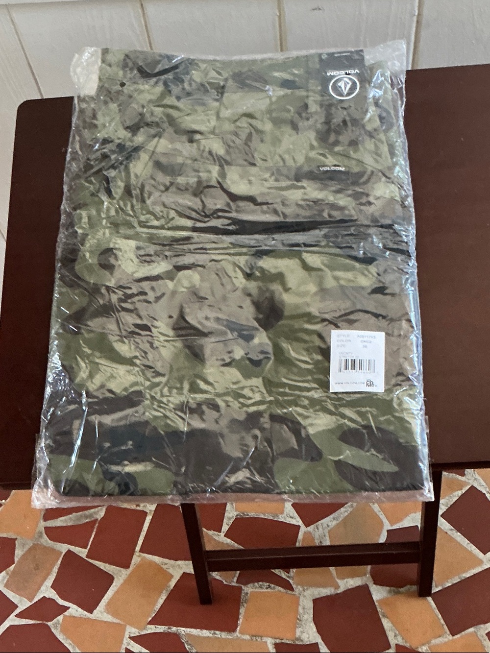Volcom Green Camouflage Cargo shorts